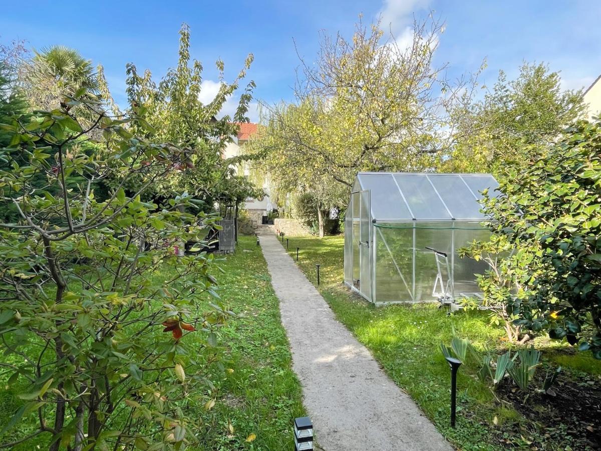 Maisonnette Dans Jardin Partage Bois-Colombes Exteriér fotografie